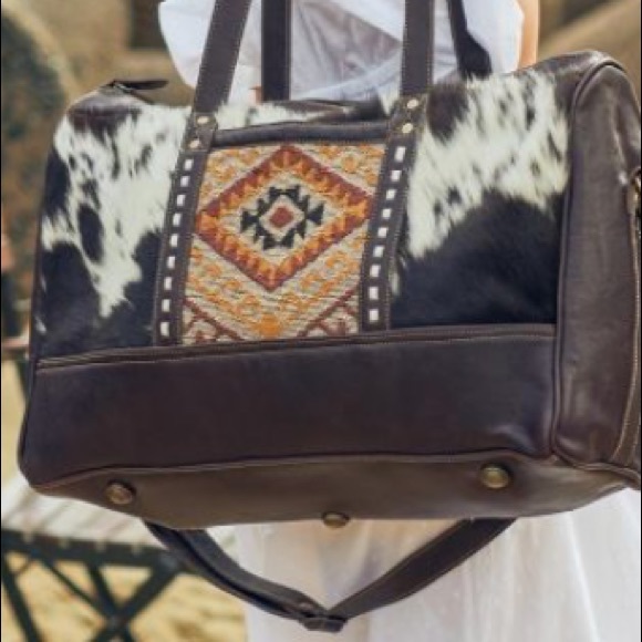 Price Firm. New Bohemian Western Aztec Travel Bag Tote Handbag - Picture 2 of 7